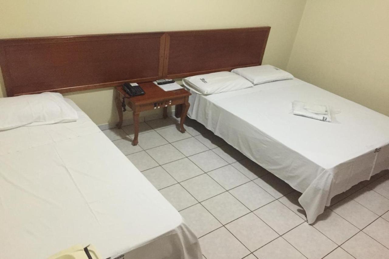 OYO Hotel Sampaio Itumbiara Bagian luar foto