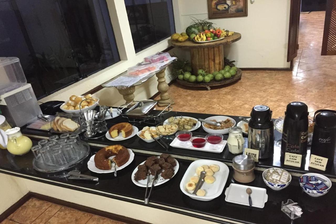 OYO Hotel Sampaio Itumbiara Bagian luar foto