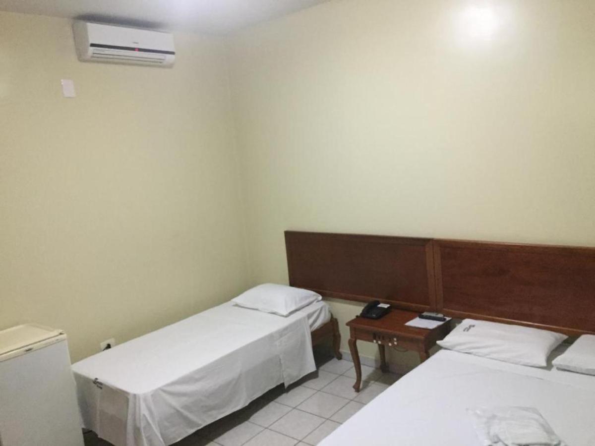 OYO Hotel Sampaio Itumbiara Bagian luar foto
